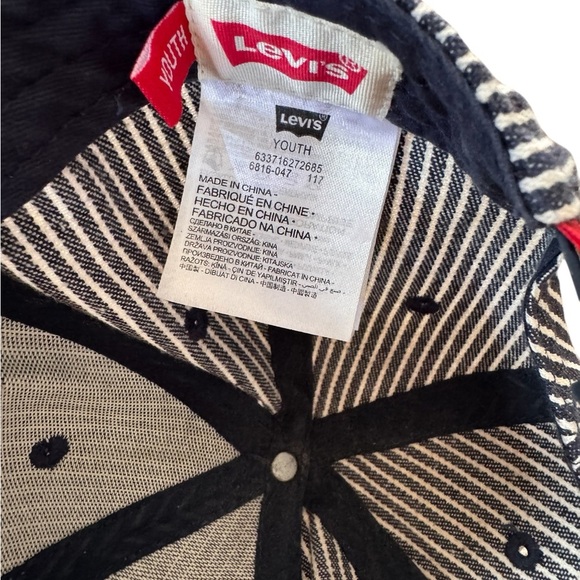 Levi's Youth Red Tag Navy & White Striped Ball Cap - Picture 4 of 5